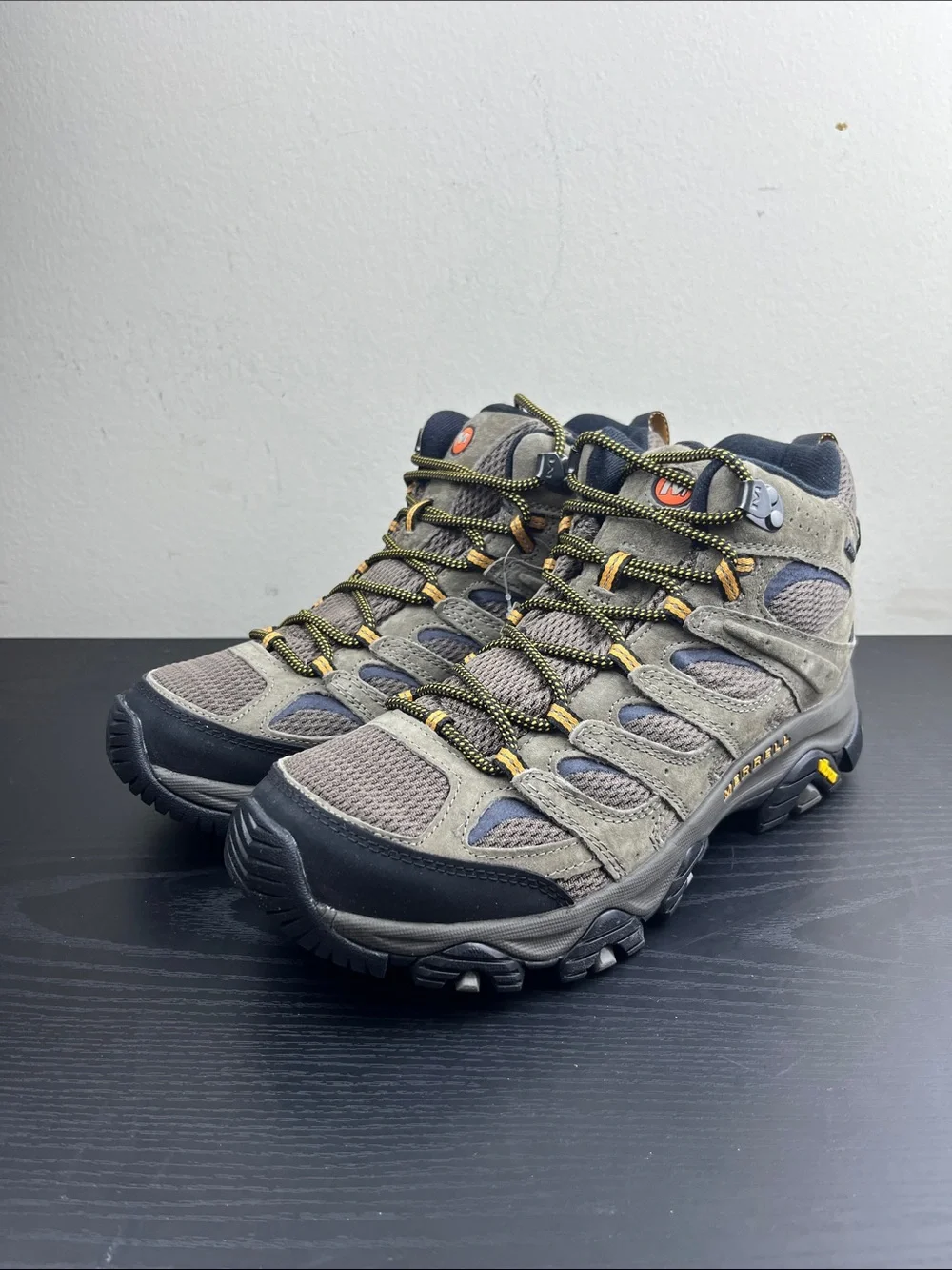 Merrell Moab 3 Mid GORE-TEX Men's Size 9 Brown Waterproof Hiking Boots NIB